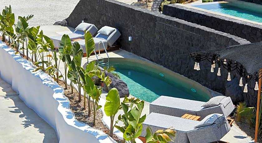 Theano Cave Suites & Villas