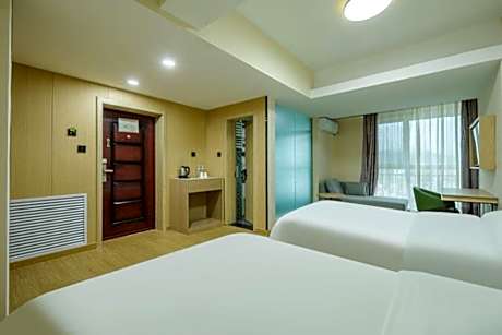 Twin Deluxe Room