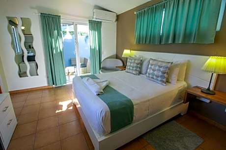 Queen Room with Pool View