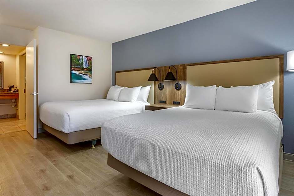 Best Western Plus A Wayfarer's Inn & Suites