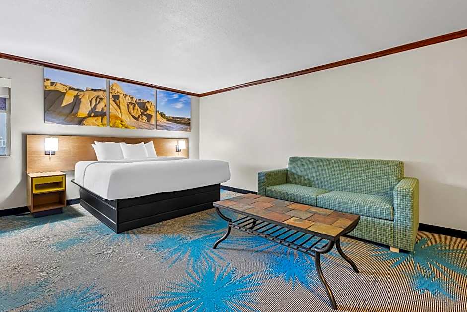 Days Inn by Wyndham Mitchell SD