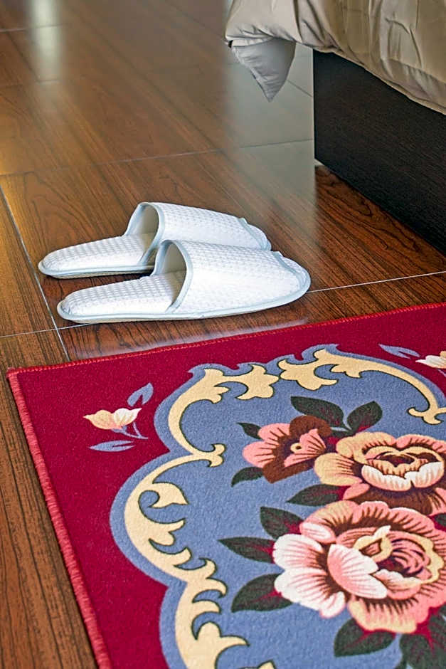 Hideaway Guest House And Bar