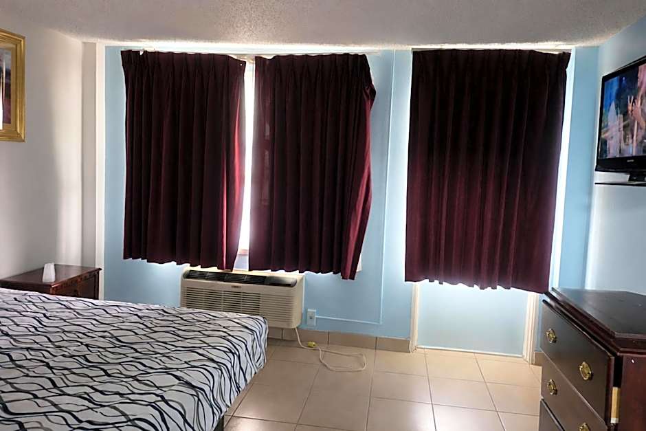 Blue Way Inn & Suites Wichita East