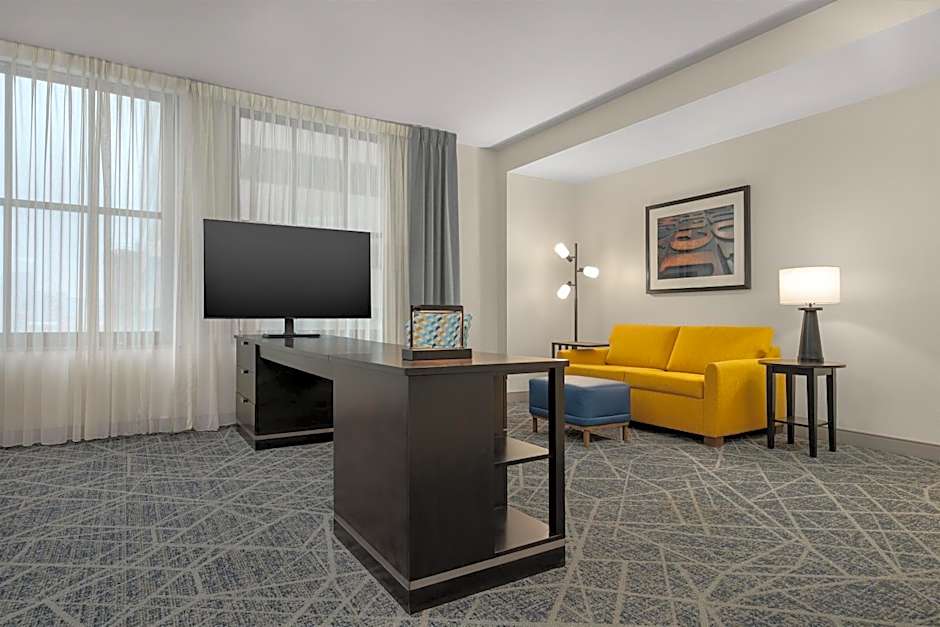 Hampton Inn & Suites Cincinnati-Downtown