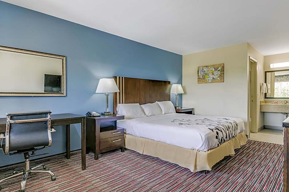 Econo Lodge Inn & Suites Enid South