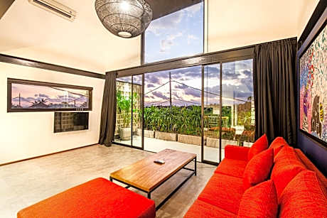 Studio Apartment