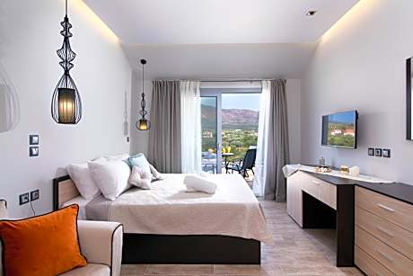 Triple Room with Mountain View