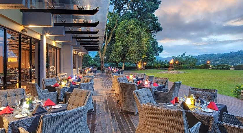 Earl's Regency Hotel