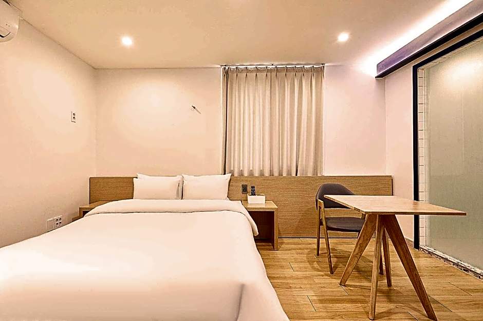 H-AVENUE Hotel NamChuncheon