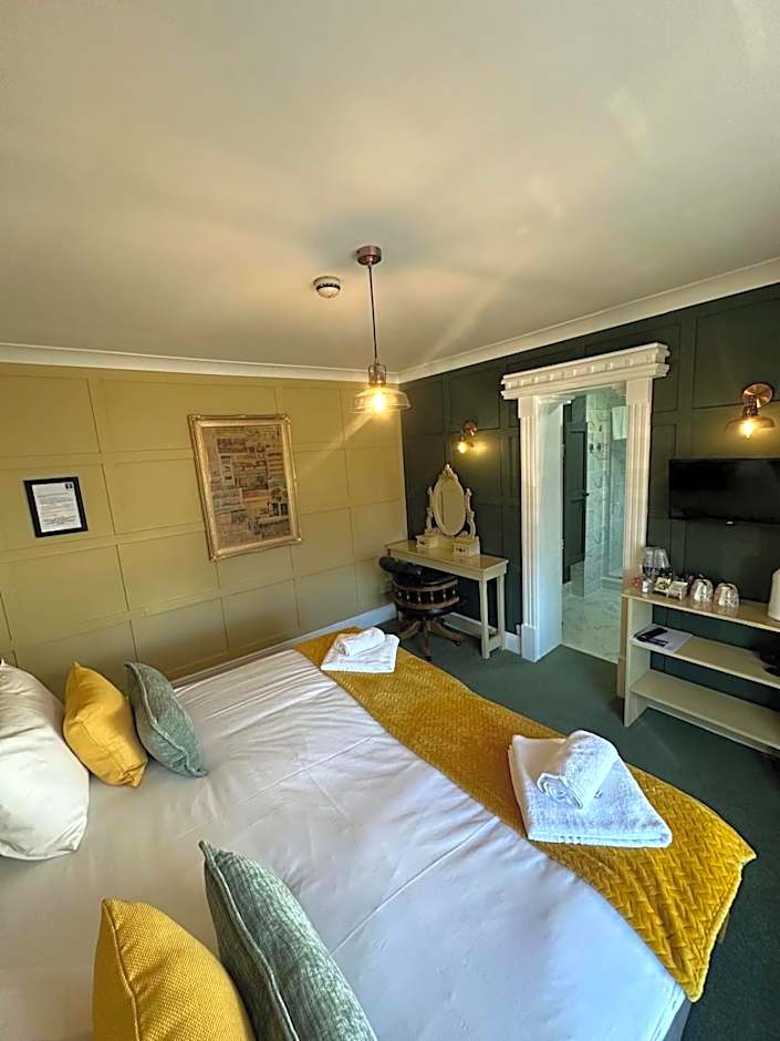 The Cambridge Guest House by Tas