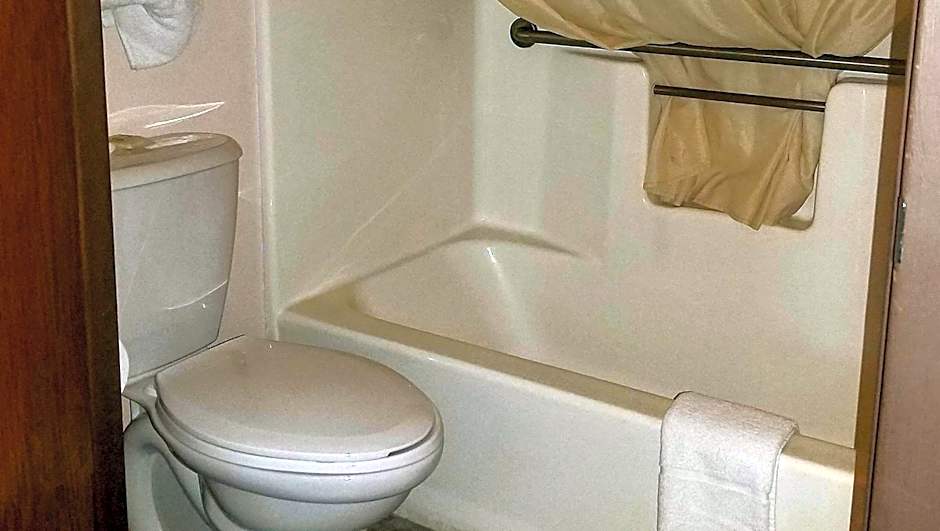 Voyageur Inn And Conference Center