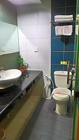 Standard Twin Room with No Window