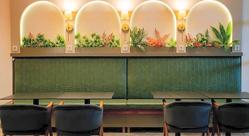 Fly Point Airport Hotel