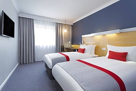 Standard Twin Room with Free Hot Breakfast