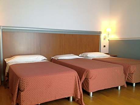 Basic Triple Room