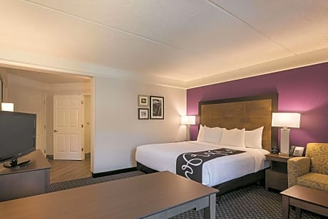 1 King Bed Accessible Room Non-Smoking