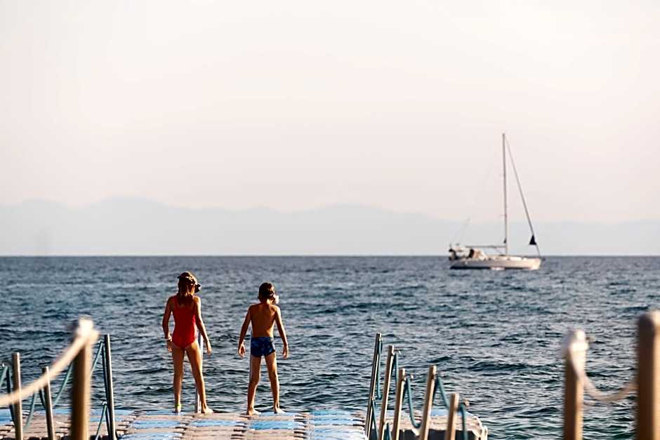 Alexandra Elegance Bridging Generations