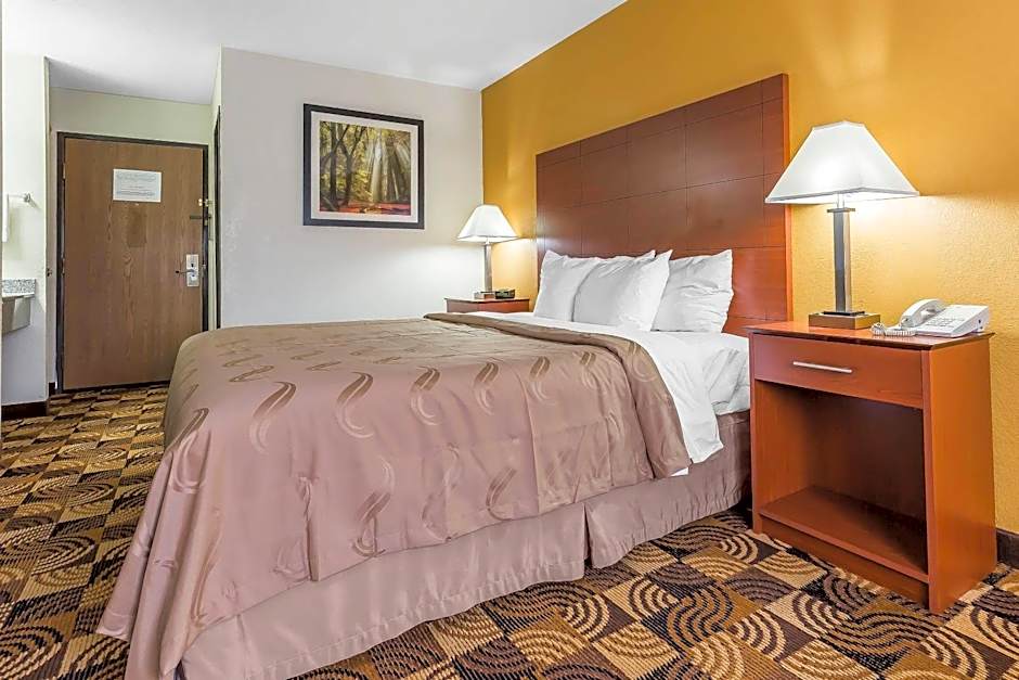 Quality Inn Sycamore - DeKalb