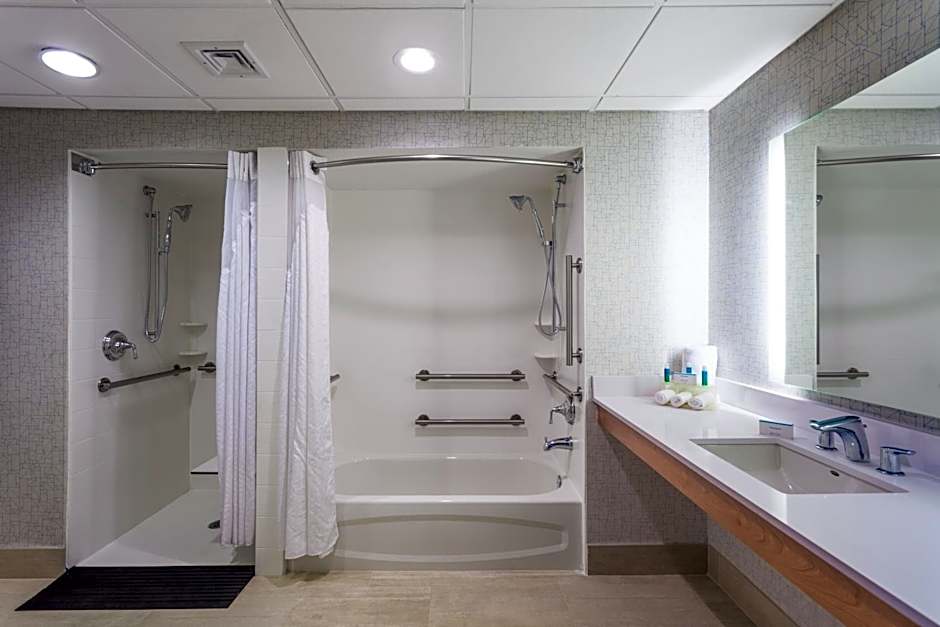 Holiday Inn Express Hauppauge-Long Island By IHG