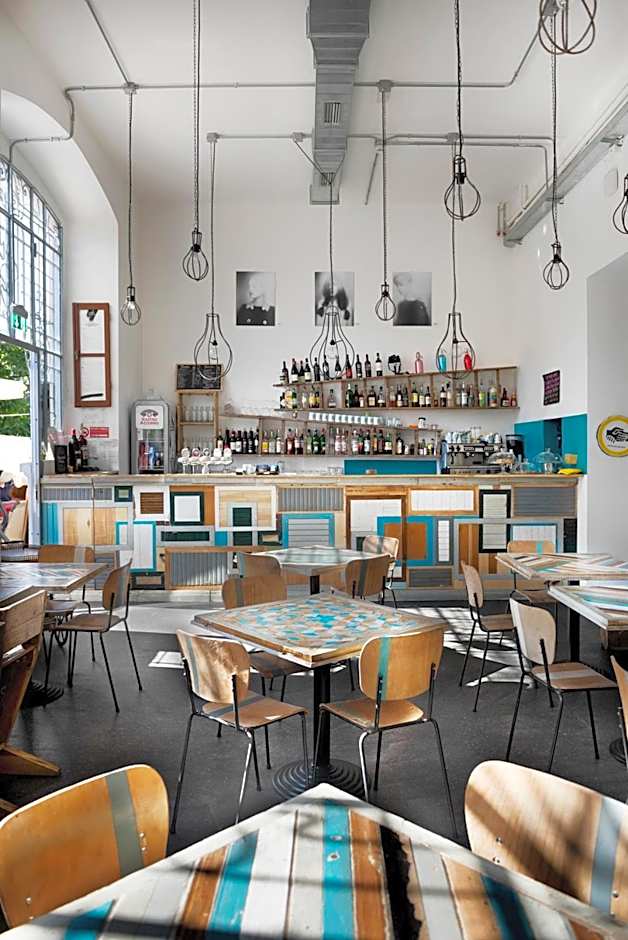 Madama Hostel & Bistrot