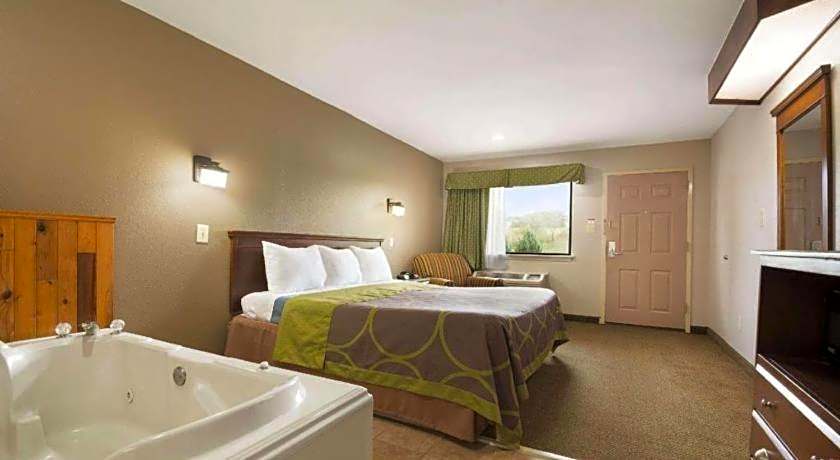 Super 8 By Wyndham Baton Rouge/I-12