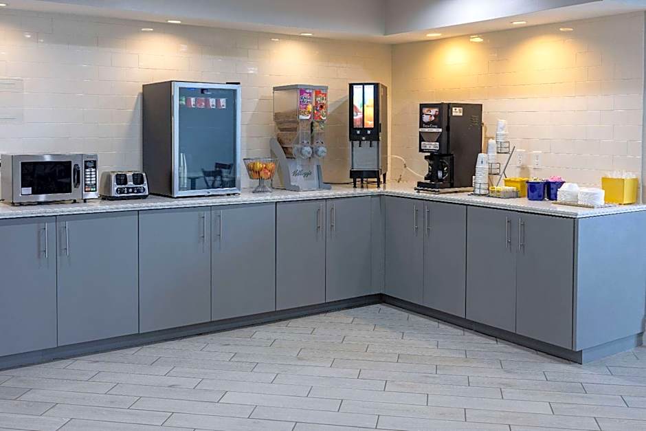 Days Inn by Wyndham Louisburg