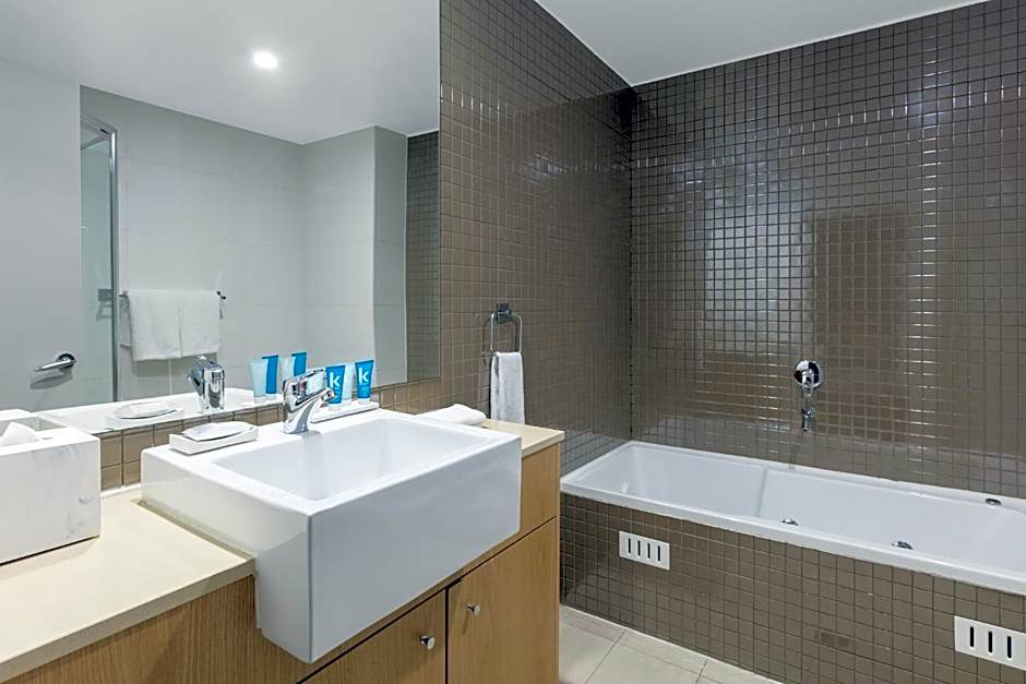 Meriton Suites Waterloo