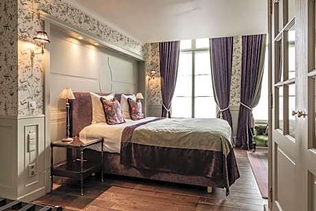 Canal View Room