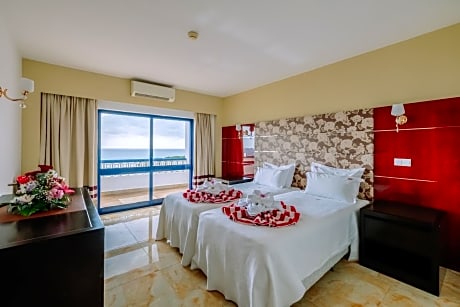 Premier One Bedroom Sea or Pool View Apartment 4pax – Bed & Breakfast Non-Refundable