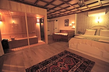Suite with Sauna