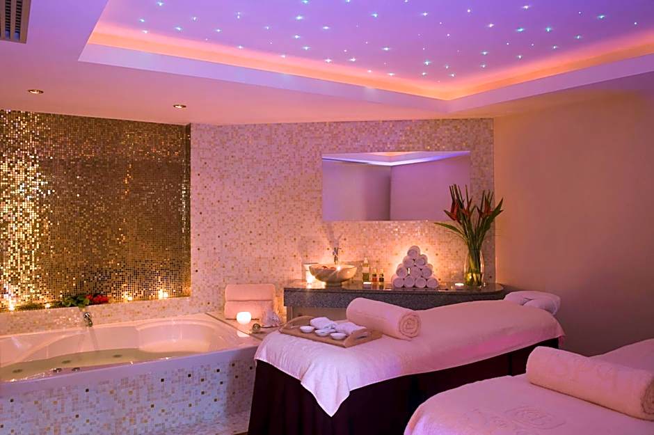 Constantinou Bros Asimina Suites Hotel