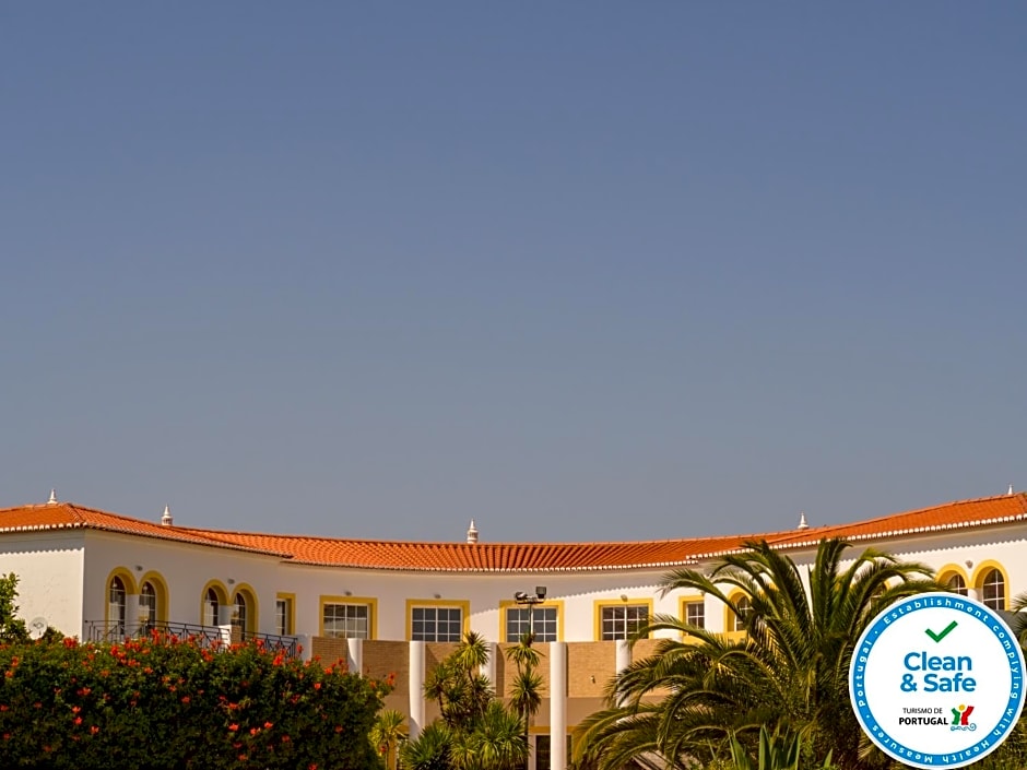 Luz Bay Hotel