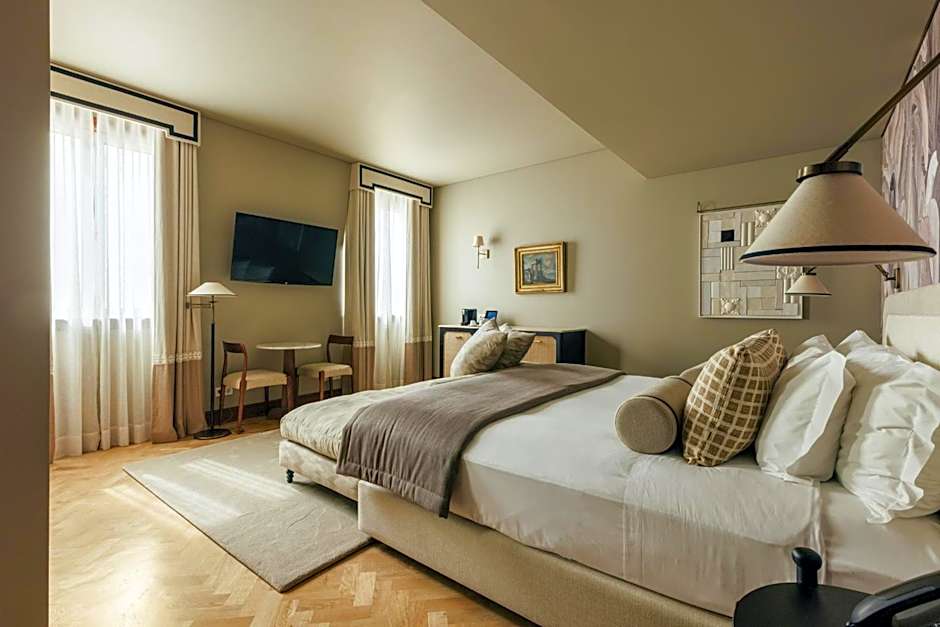 Infante Sagres  Luxury Historic Hotel