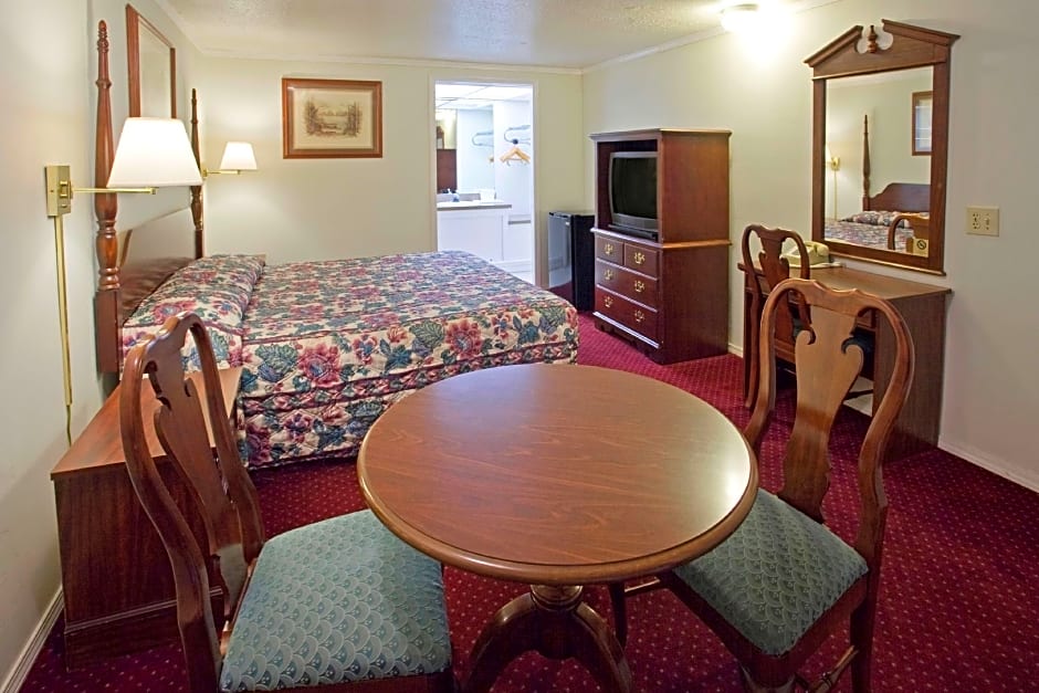 Americas Best Value Inn - Lansing