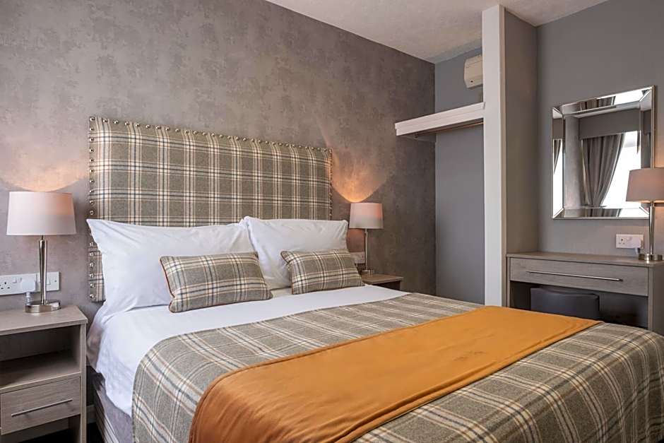 Number 44 Hotel & Bar