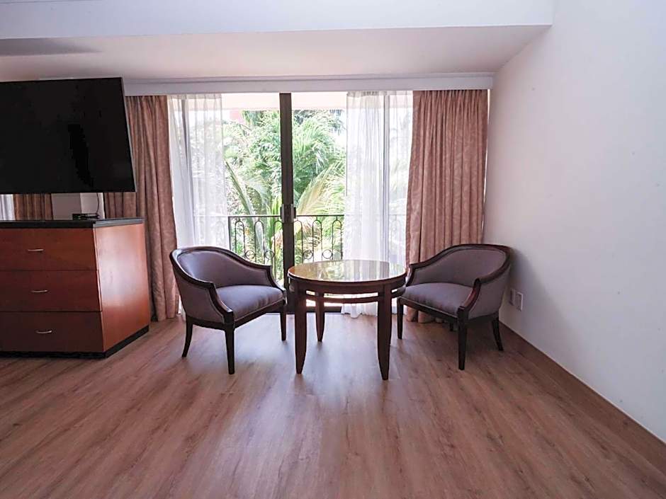 HS HOTSSON Hotel Tampico