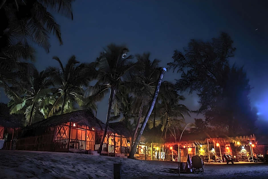 Mariposa Beach Grove