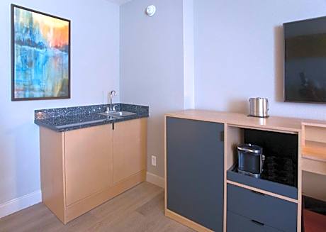 One-Bedroom King Fitness Suite