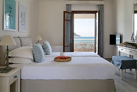 DOUBLE/TWIN ROOM WITH SEA VIEW