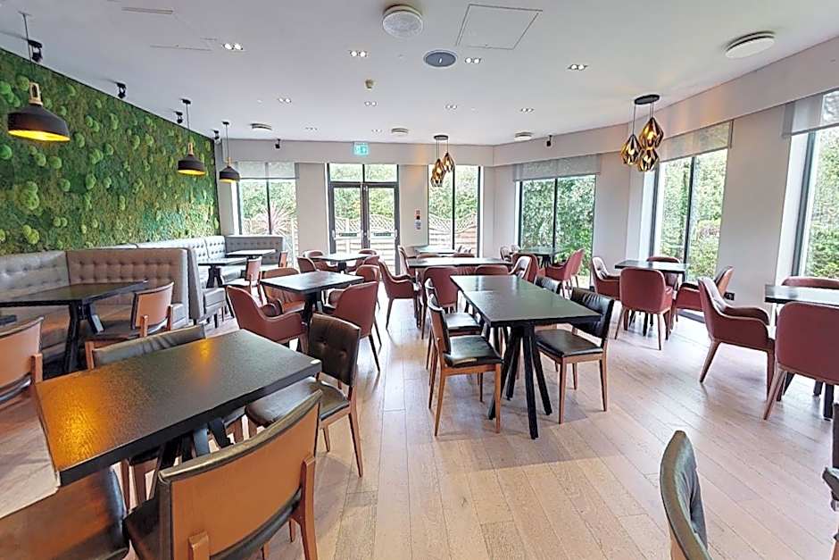 Village Hotel Chester St David's