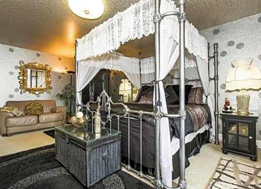 Matthews Manor Bed & Breakfast