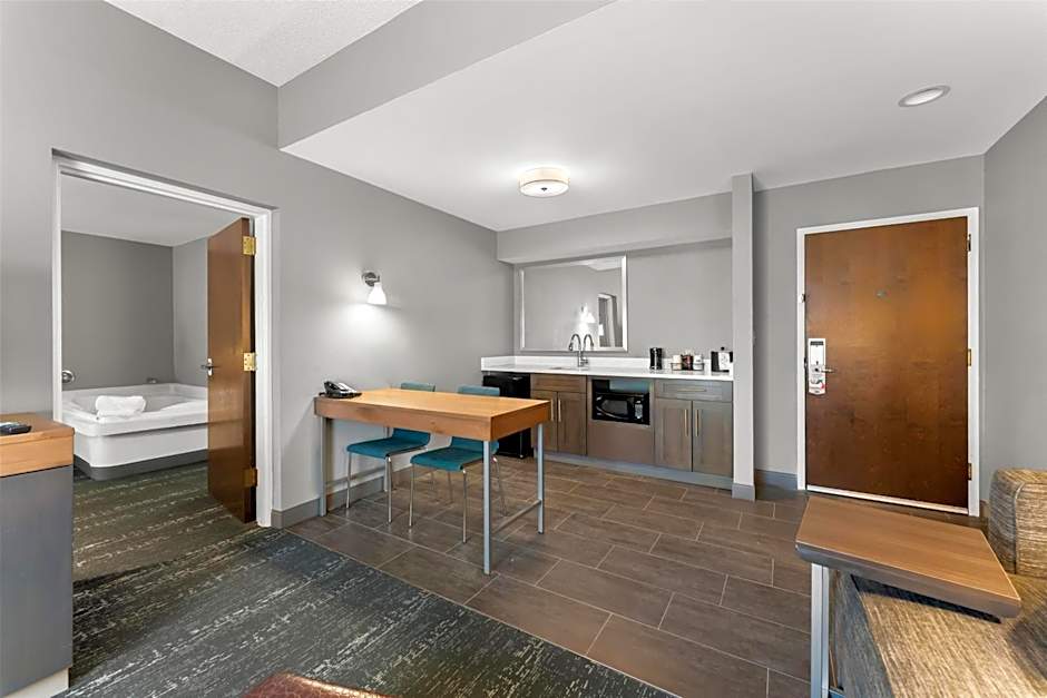 Hampton Inn By Hilton & Suites Newtown