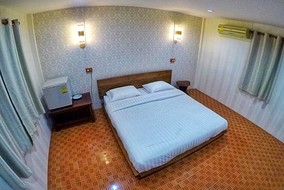 T & T Hostel Kanchanaburi