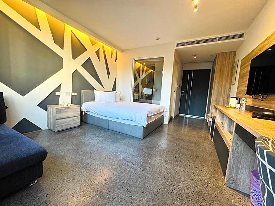 Travel Light Hotel