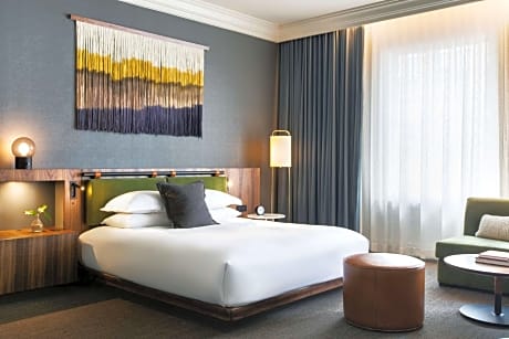 One-Bedroom King Suite