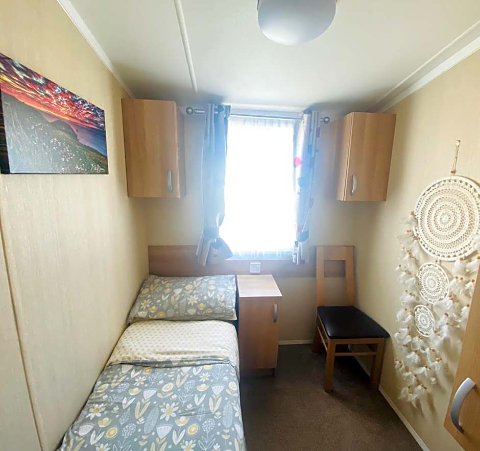 B47 Caravan Seven Bays