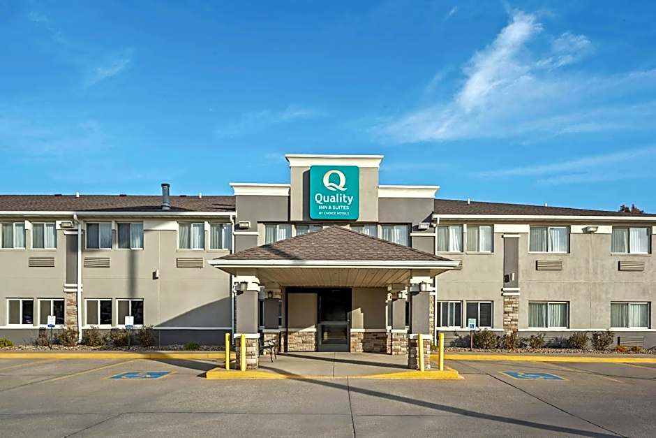 Quality Inn & Suites Des Moines Airport