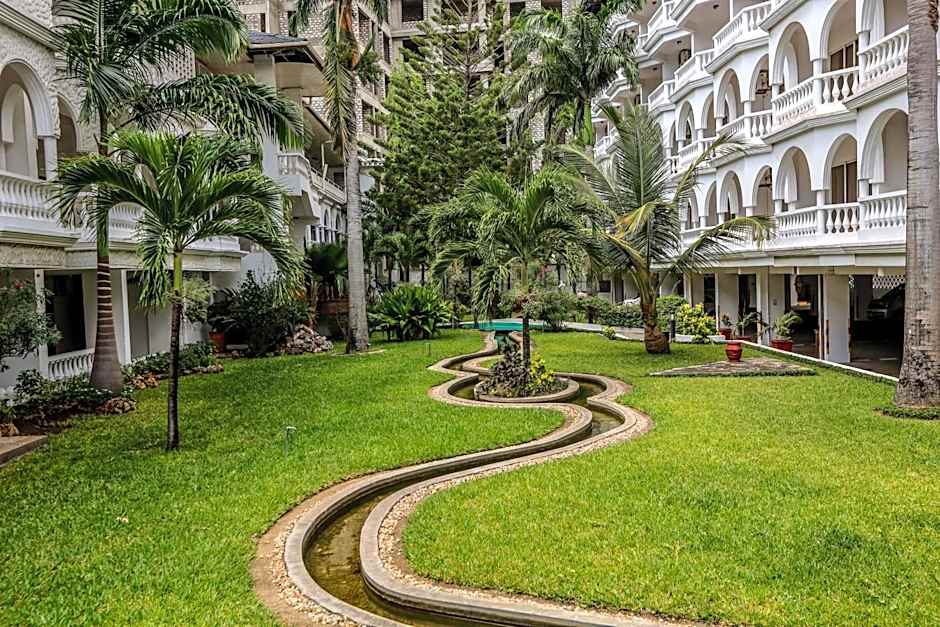 CityBlue Creekside Hotel & Suites