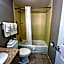 Red Carpet Inn - Stamford