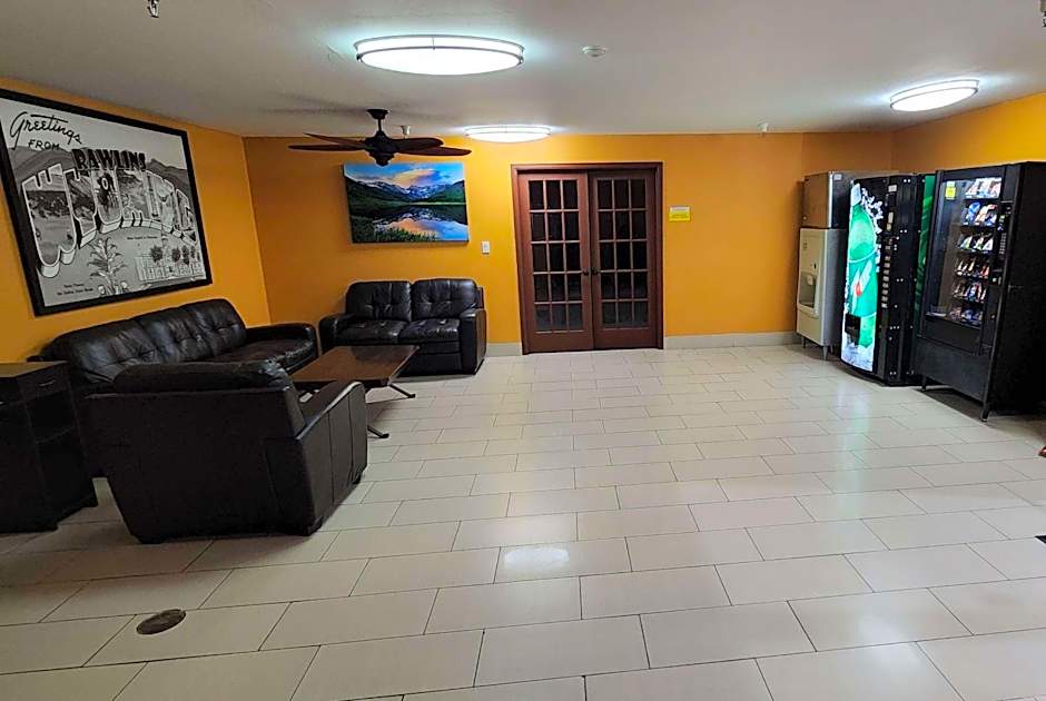 Super 8 by Wyndham Rawlins